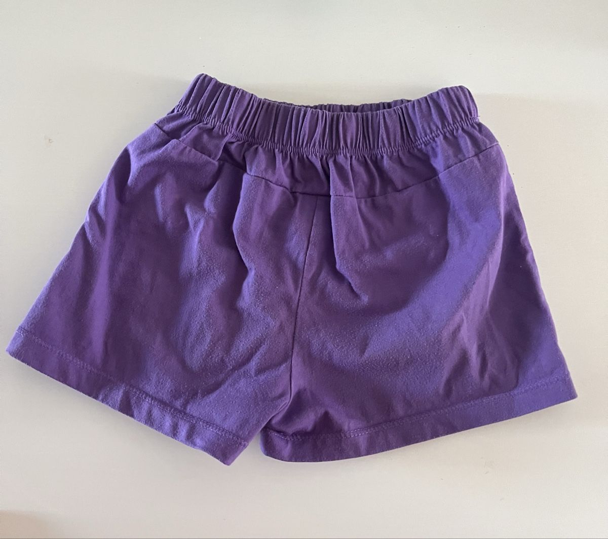 Hosen: Violette Pony Shorts, Gr. 110/116 – Gebraucht aus Zürich von jmg_8005 1