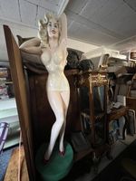 Riesige Pin-Up Statue (175cm) – 50s Diner Style – Blickfang