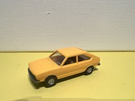 Wiking VW Passat gelb in 1/87