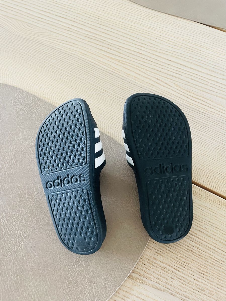 Adidas Scarpe per ragazzi: Adiletten Grösse 29 – Usato da Oberneunforn venduto da Jonasdietschi 1