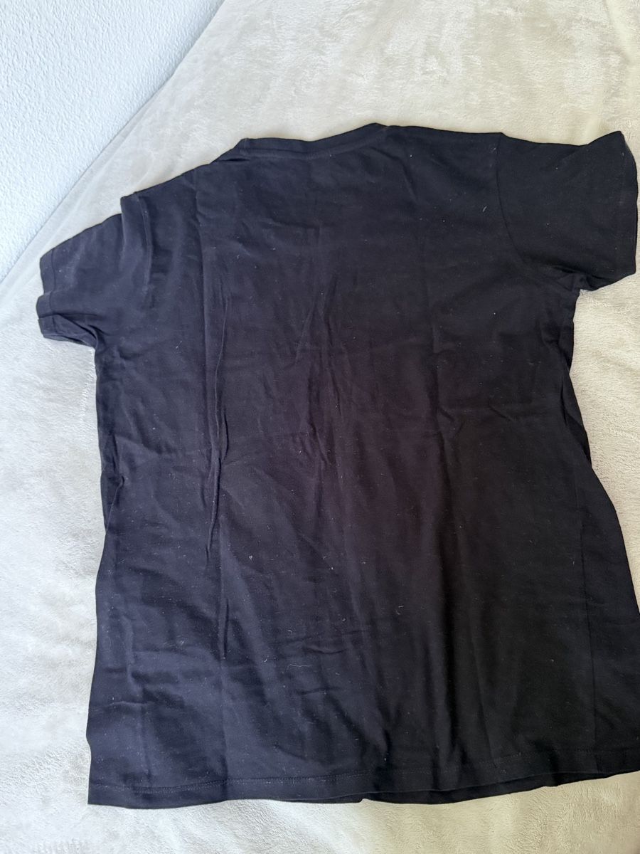 T-shirt:  T-Shirt Schwarz Grösse M  – Usato da Zürich venduto da elg_rqw7 1