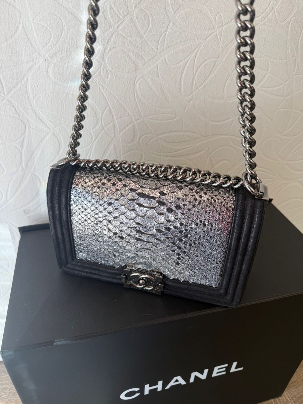 Chanel Borse da donna: Chanel Boy Python Silver – Usato da Buchs SG venduto da fra_596t 1