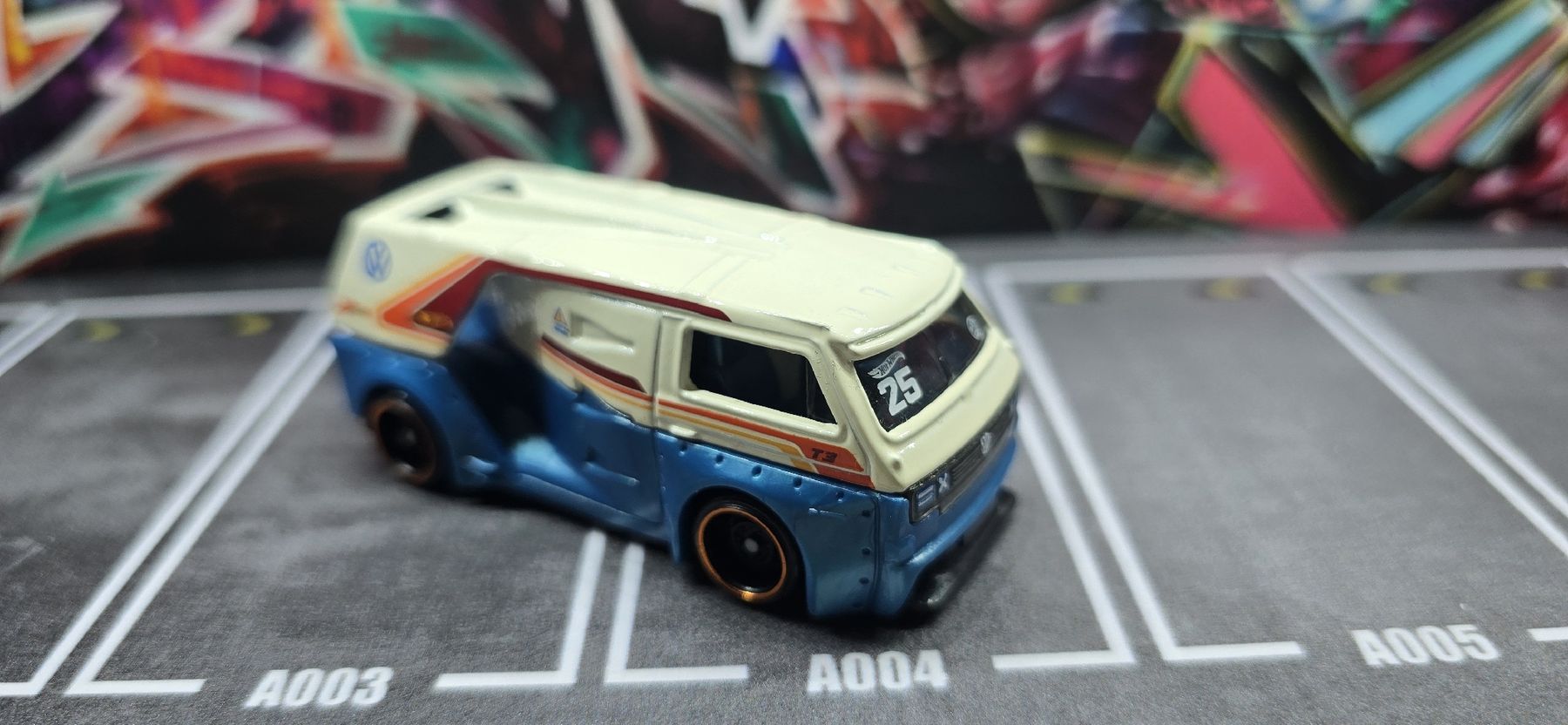 Hot Wheels Modellini d'auto: Hot Wheels vw T3 custom – Nuovo (secondo la descrizione) da Frauenfeld venduto da ufo_yk6c