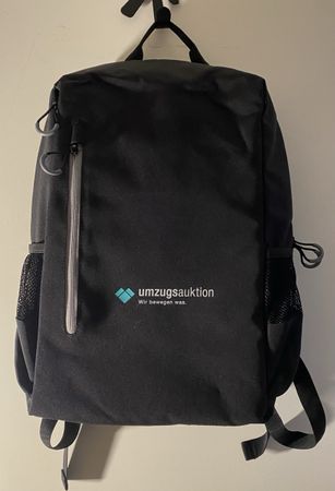 Schwarzer Rucksack ideal für den Alltag!