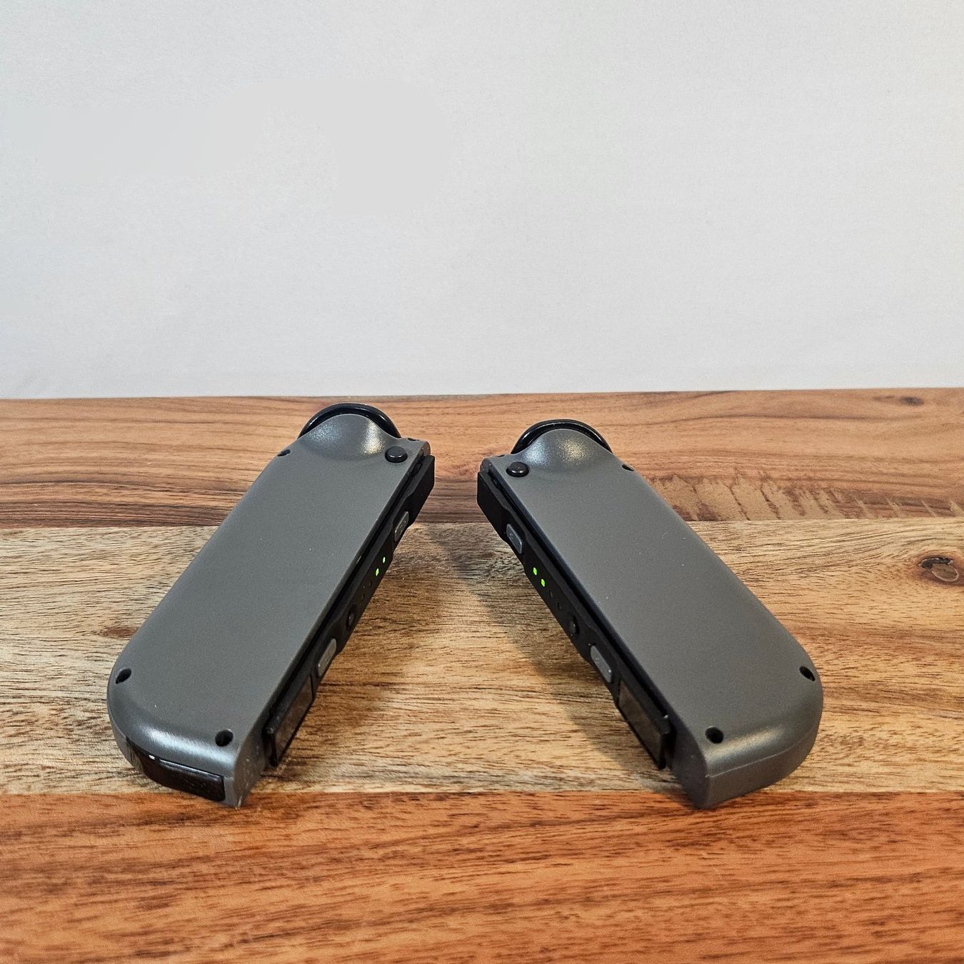 Controller: 2 Stück Ersatz Joy Con Controller Kompatibel Nintendo Switch – Nuovo e nell'imballaggio originale da Hundwil venduto da pak_b5sl 4