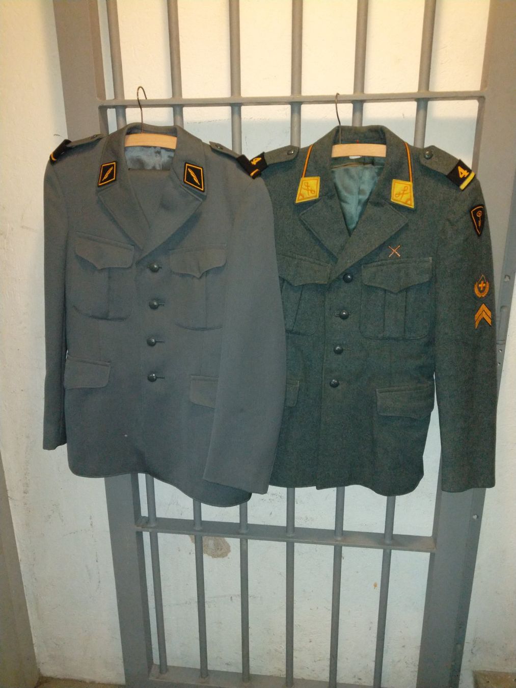 Schweizer Armee Uniformen: Uniformjacken Schweizer Armee – Gebraucht aus Schüpfheim von Mg6170 1