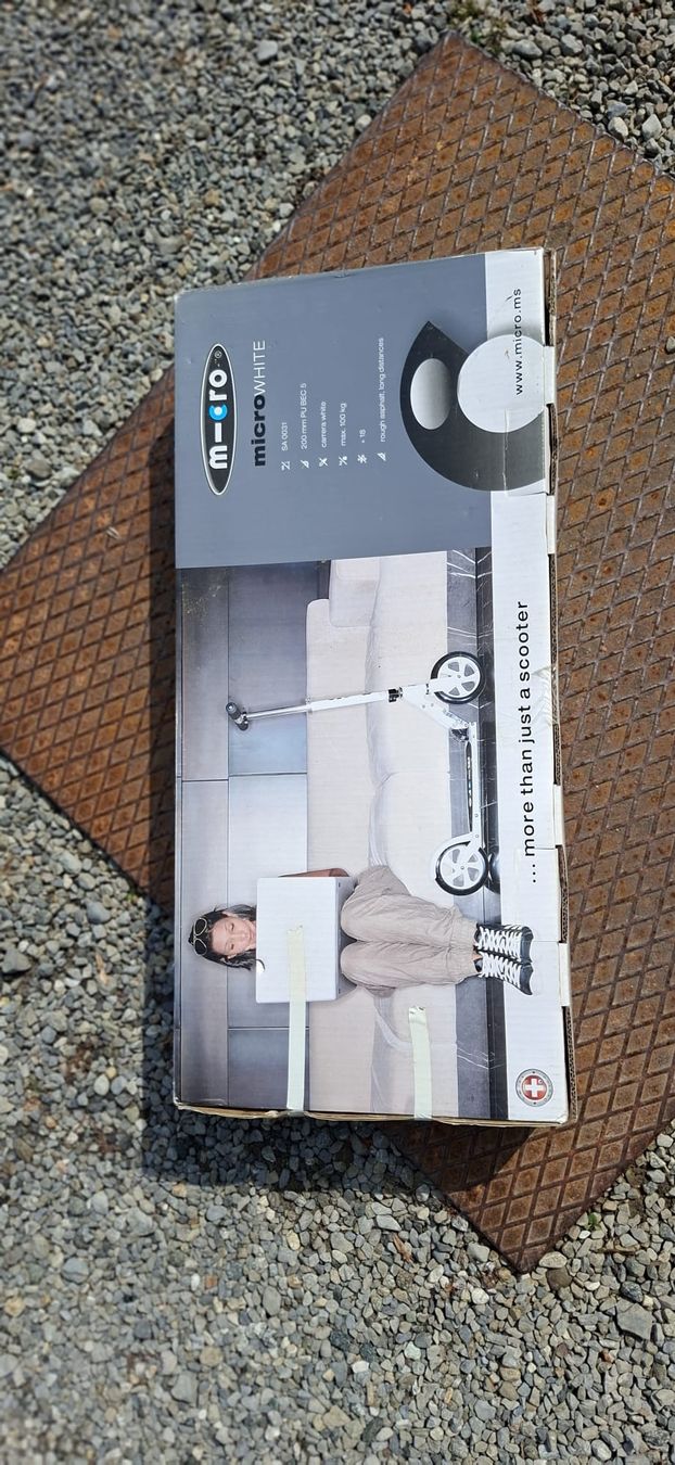 Micro Kickboard: Trotinette Micro White – D'occasion à Basel par sis_h6jg 6