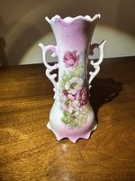 Ravissant vase décoratif en porcelaine peinte à la main