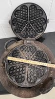 Zu verkaufen Brätzeleeisen / Waffeleisen aus Guss mit Ring