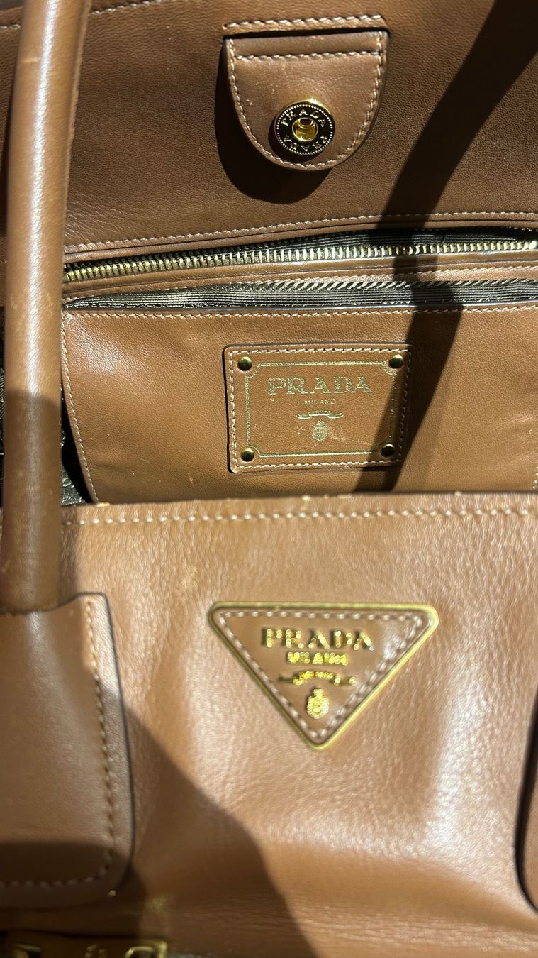 Prada Borse da donna: Beautiful Prada Leather Bag – Usato da Neuchatel venduto da ros_kkw2 9