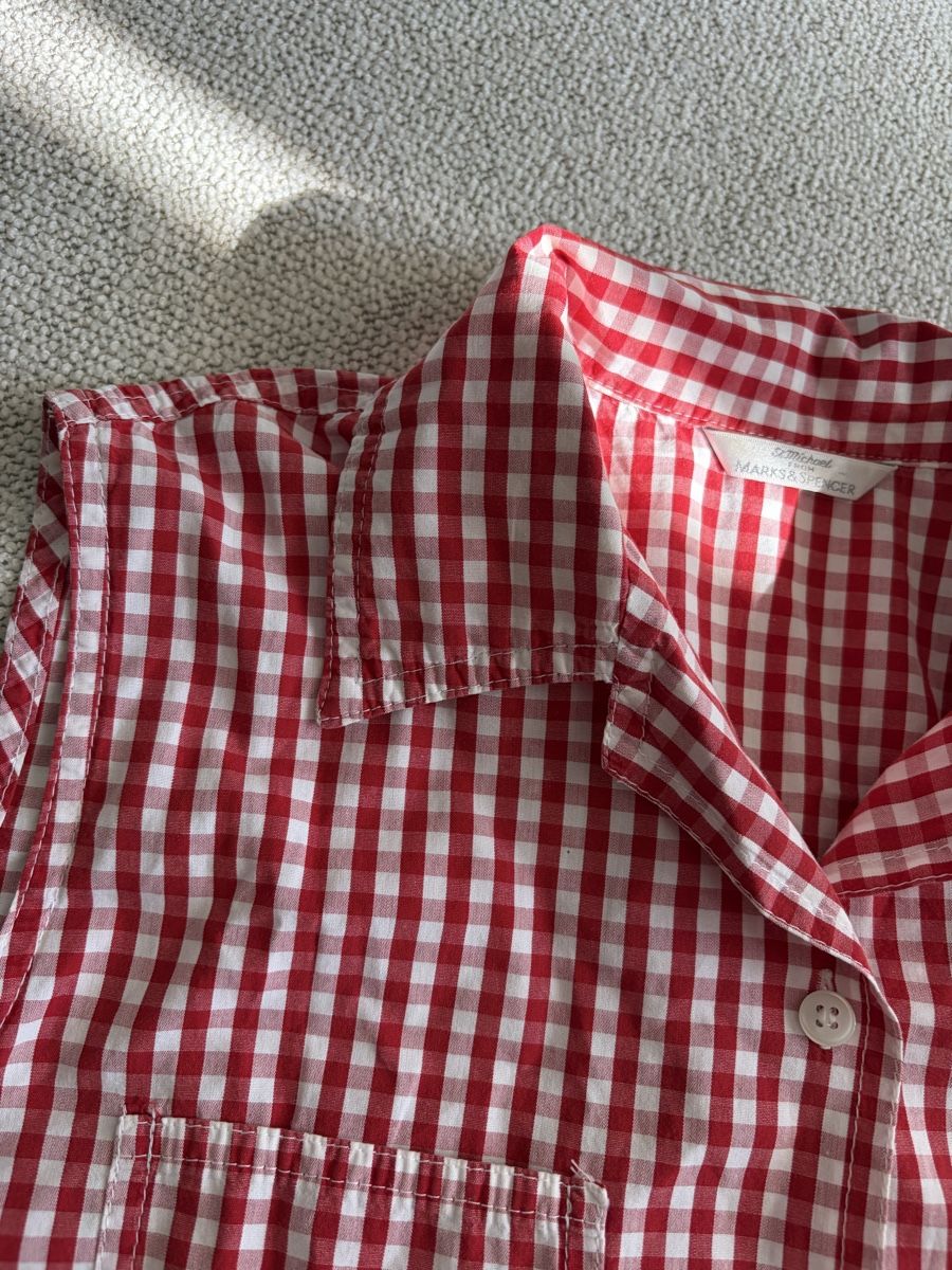 T-shirts: RED GINGHAM BUTTON-UP SHIRT – D'occasion à Zürich par dor_9l9g 6
