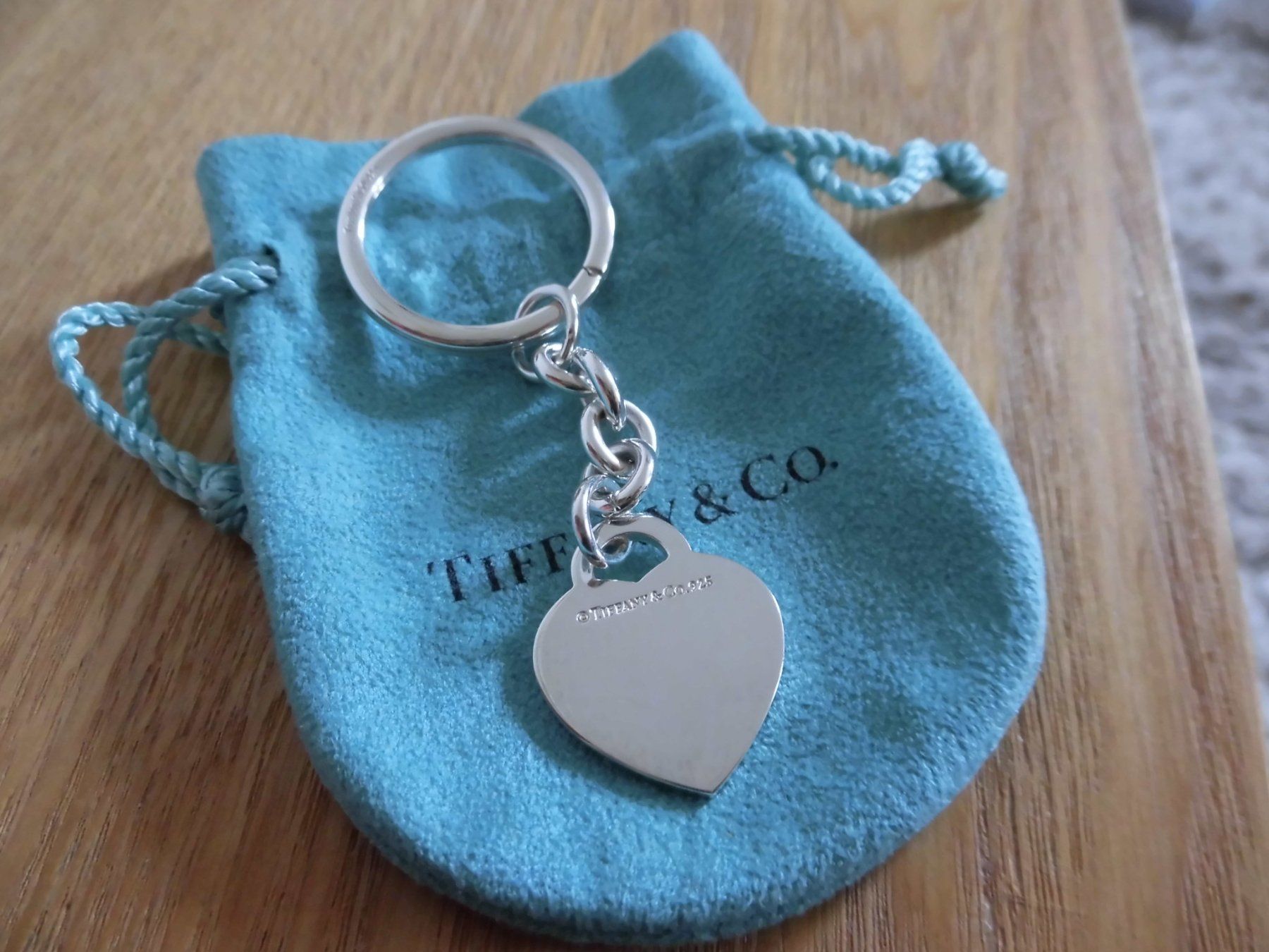 Tiffany & Co. Schlüsselanhänger & - bänder: Return to Tiffany Heart key ring!! – Gebraucht aus Goldach von  6