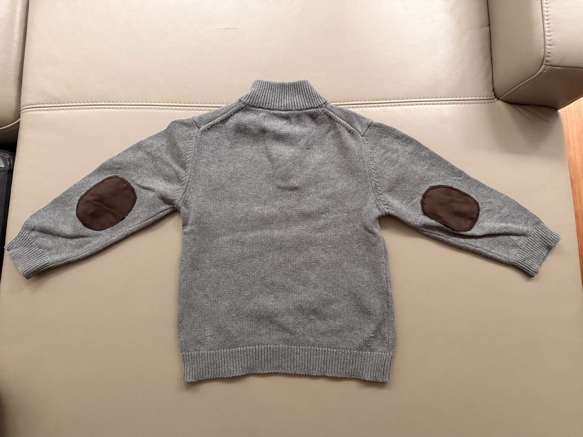 Pulls et sweat-shirts: Pullover Grey Sweater Size 116 Very Good Condition – D'occasion à Diessenhofen par mar_8cyl 1