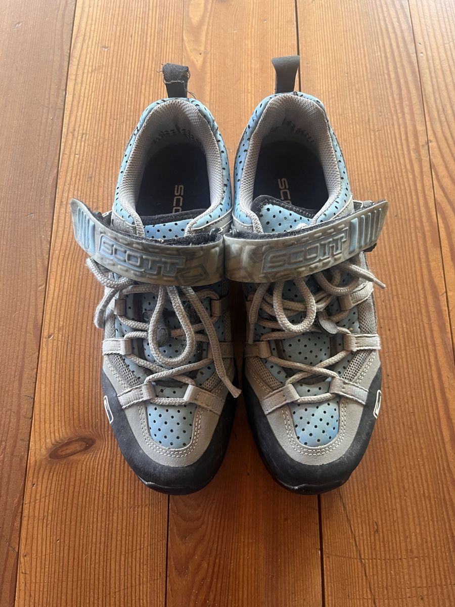 Scott Damenschuhe: Scott Veloschuhe – Gebraucht aus Bleiken von ennoly