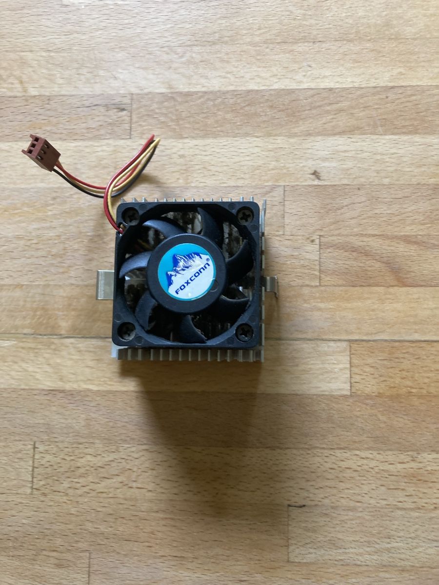 Ventilateurs: Sockel 370 CPU COOLER mit Fan – D'occasion à Zürich par wilden