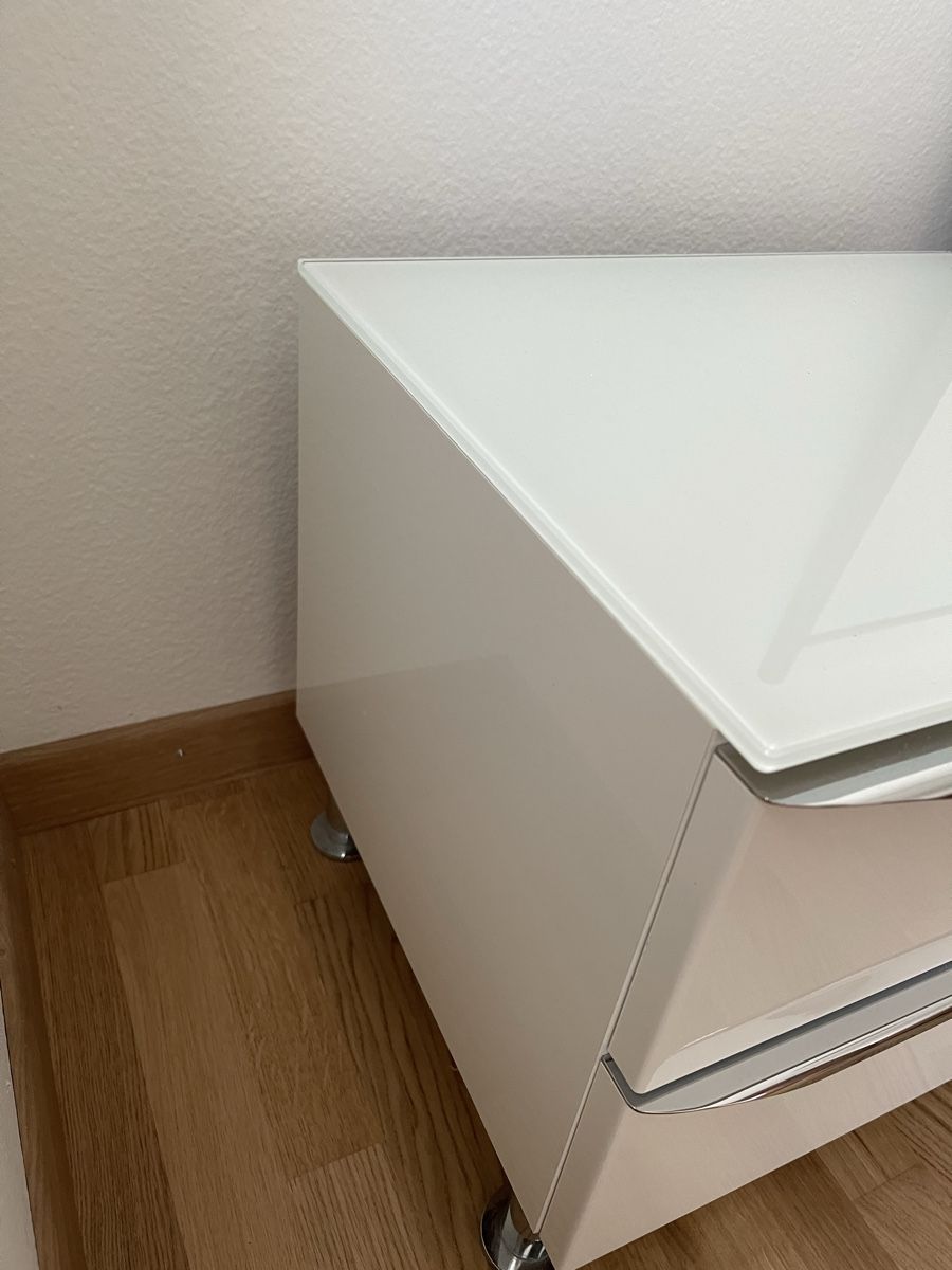 Comodini: 2 Nachttisch weiss mit Glasplatte, 2 Schubladen – Nuovo (secondo la descrizione) da Adliswil venduto da fabienne1234567 3