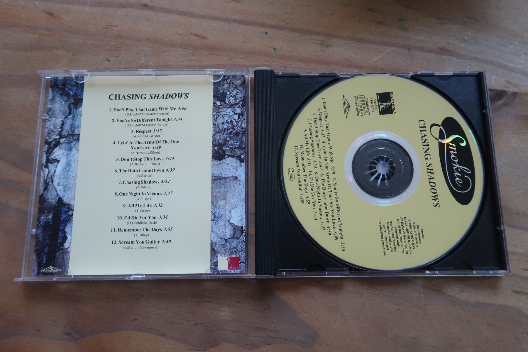 CD: SMOKIE - CHASING SHADOWS - AOR Melodic Rock CD – Usato da Basel venduto da Patiscat 3