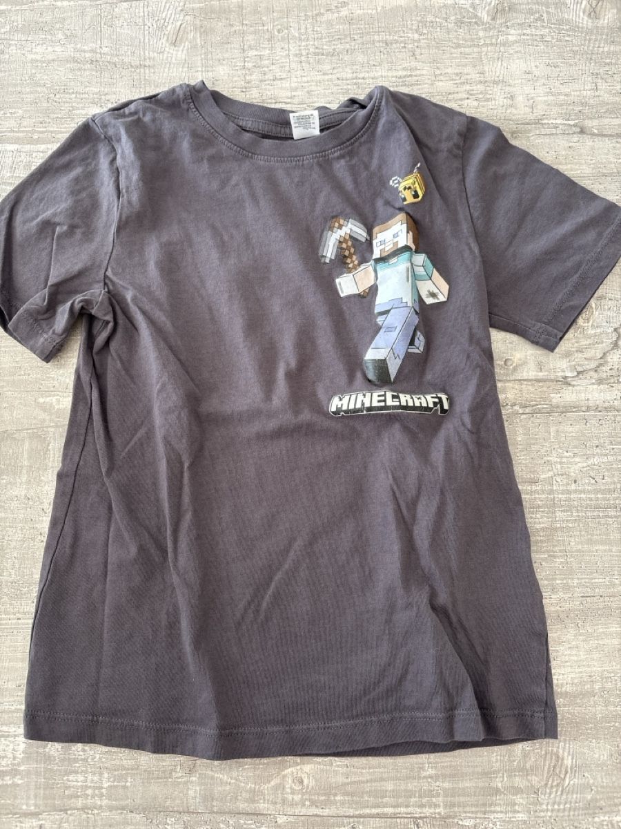 H&M Camicie, T-shirt & Polo: Tshirt Minecraft 122/128 h&m – Usato da Schliern b. Köniz venduto da Giulae
