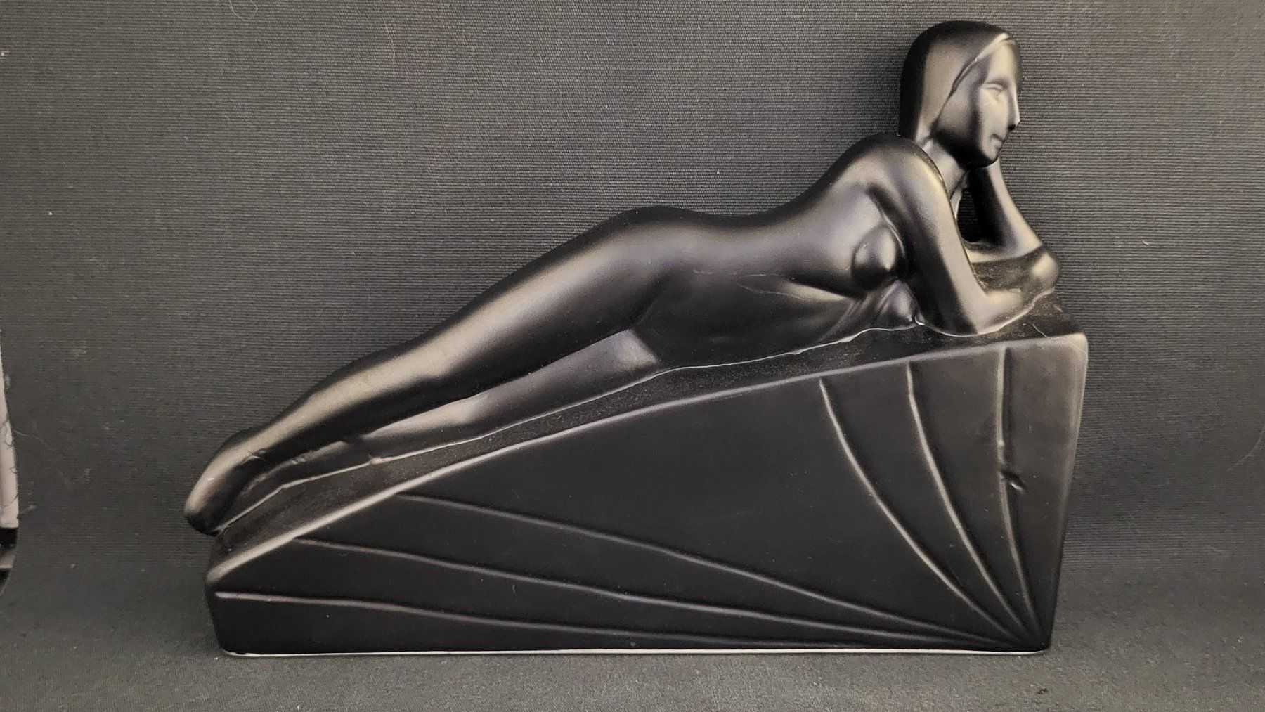 Statuette: Liegender Akt ART DEKO – Usato da Basel venduto da spinne02