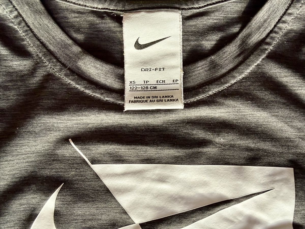 Nike T-shirt: Nike T-Shirt Kinder 122-128 – Usato da Allschwil venduto da Artur15 2