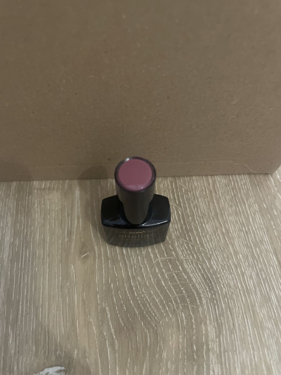 Smalto per unghie: Jolifin Laveni Shellac – Usato da Jonschwil venduto da sab_5gmn