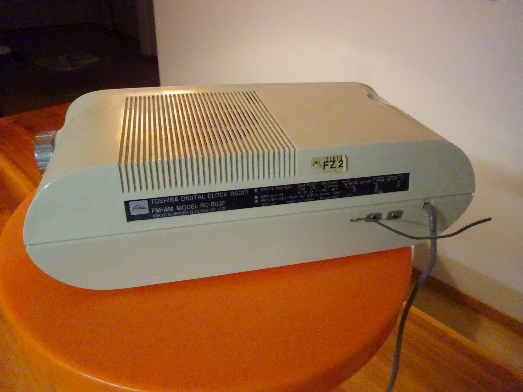 Toshiba Radio: RADIO ** 60er // 70er JAHRE – Usato da Luzern venduto da xrayspex99 3