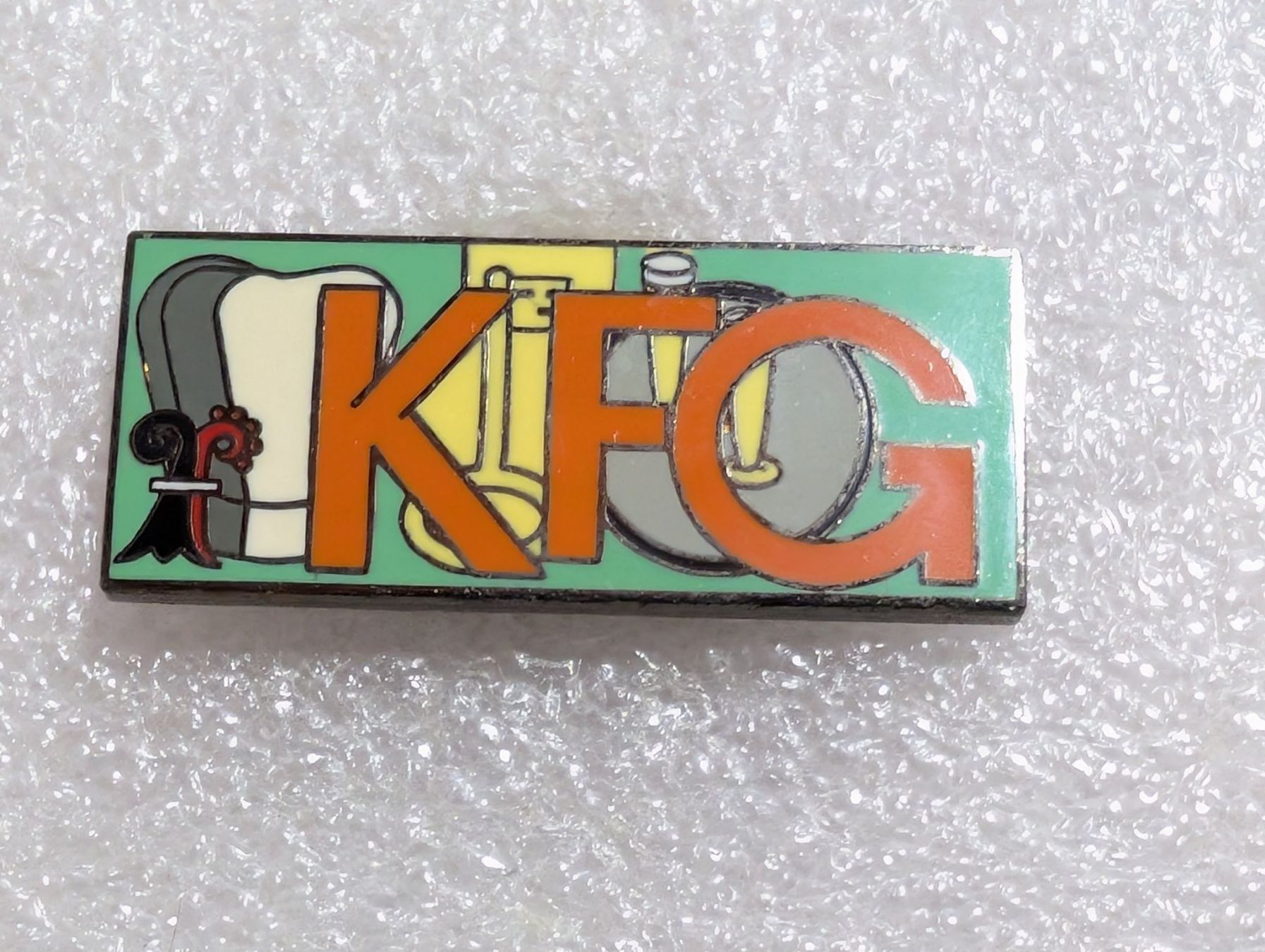 Plaketten & Abzeichen: Ansteckpin 289: KFG – Gebraucht aus Oppligen von Pin-Fall-Shop