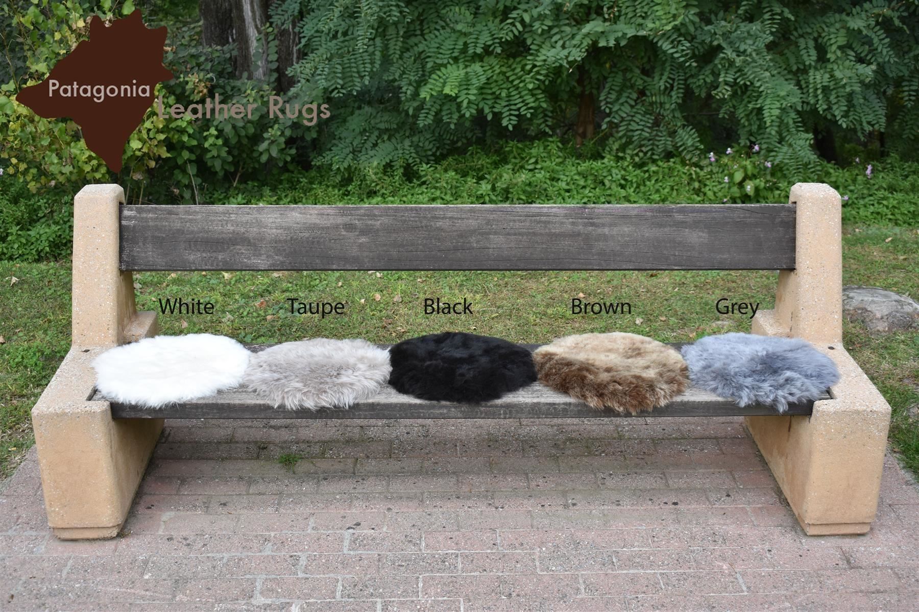 Cuscini: Lammfell Sitz Auflage Ø 35 cm – Nuovo e nell'imballaggio originale da Arbedo venduto da patagonialeatherrugs 1