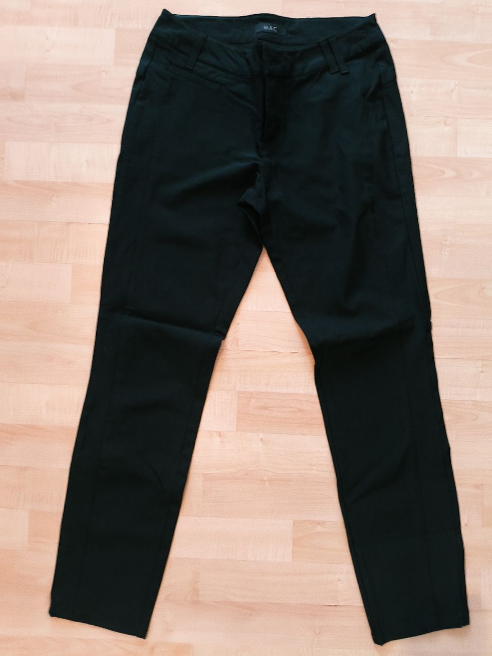 Pantaloni: MAC Damenhose, Modell Carrie, Grösse 38 – Usato da Rieden AG venduto da JNBRCH 1