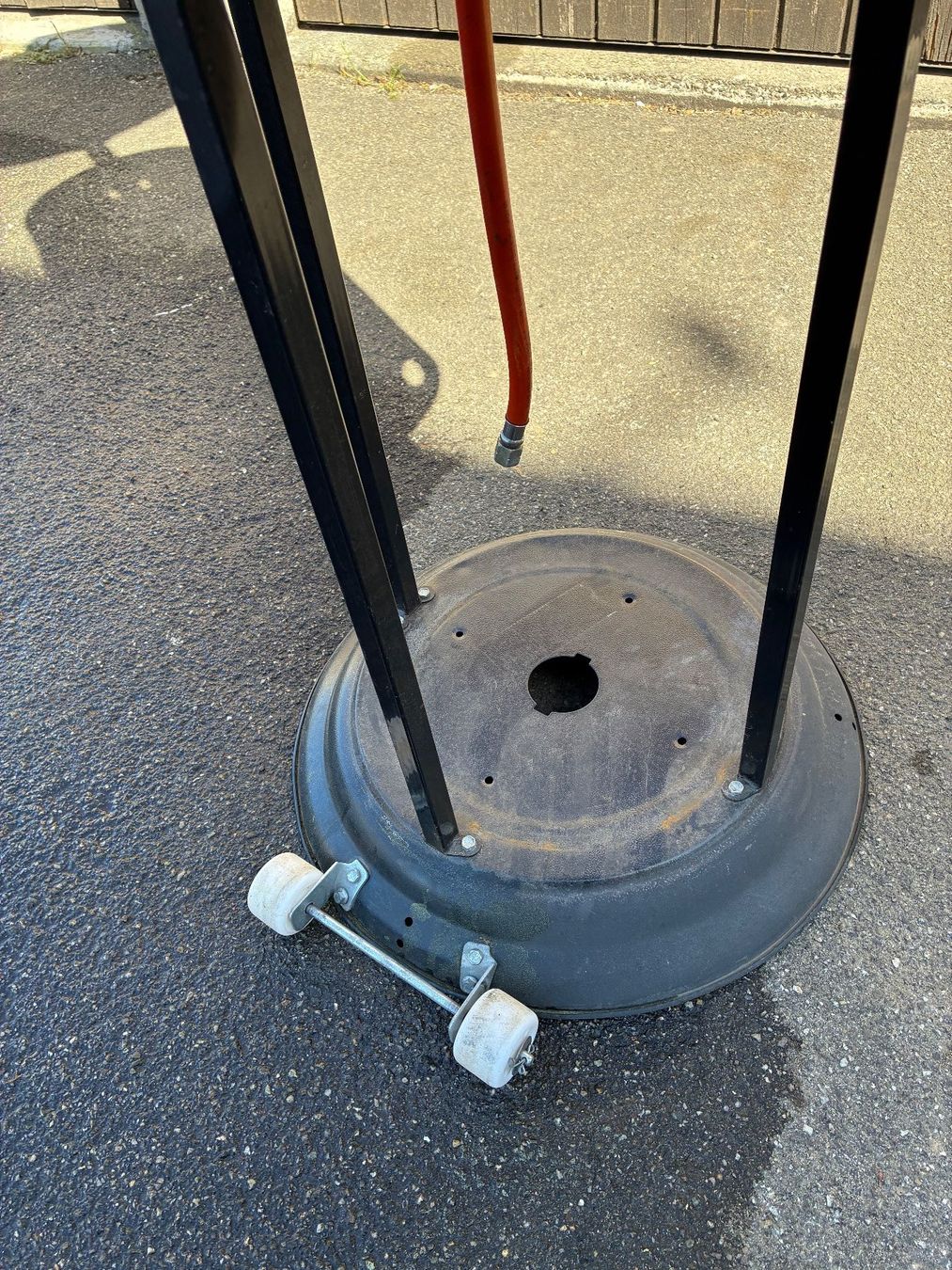 Radiatori: Terrassenheizstrahler Brolly – Usato da Langenthal venduto da hansjoggi7 2