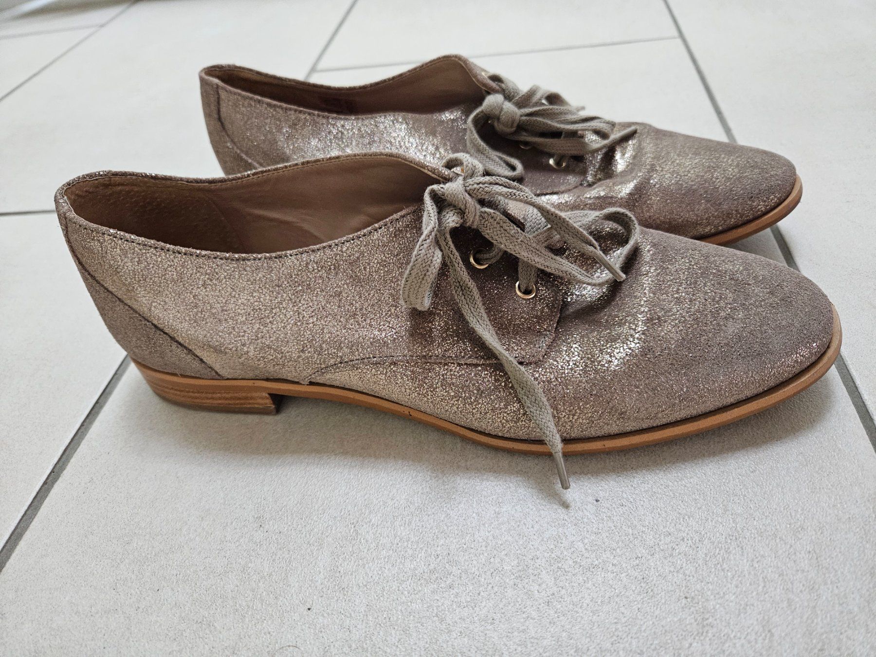 André Scarpe da donna: Lederschuhe André Gr. 41 – Usato da Vevey venduto da nus_ly82