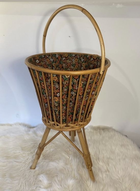 Travailleuse En Rotin Vintage Années 60 – Rangement En Tissu Et Laine Tricot – Rattan