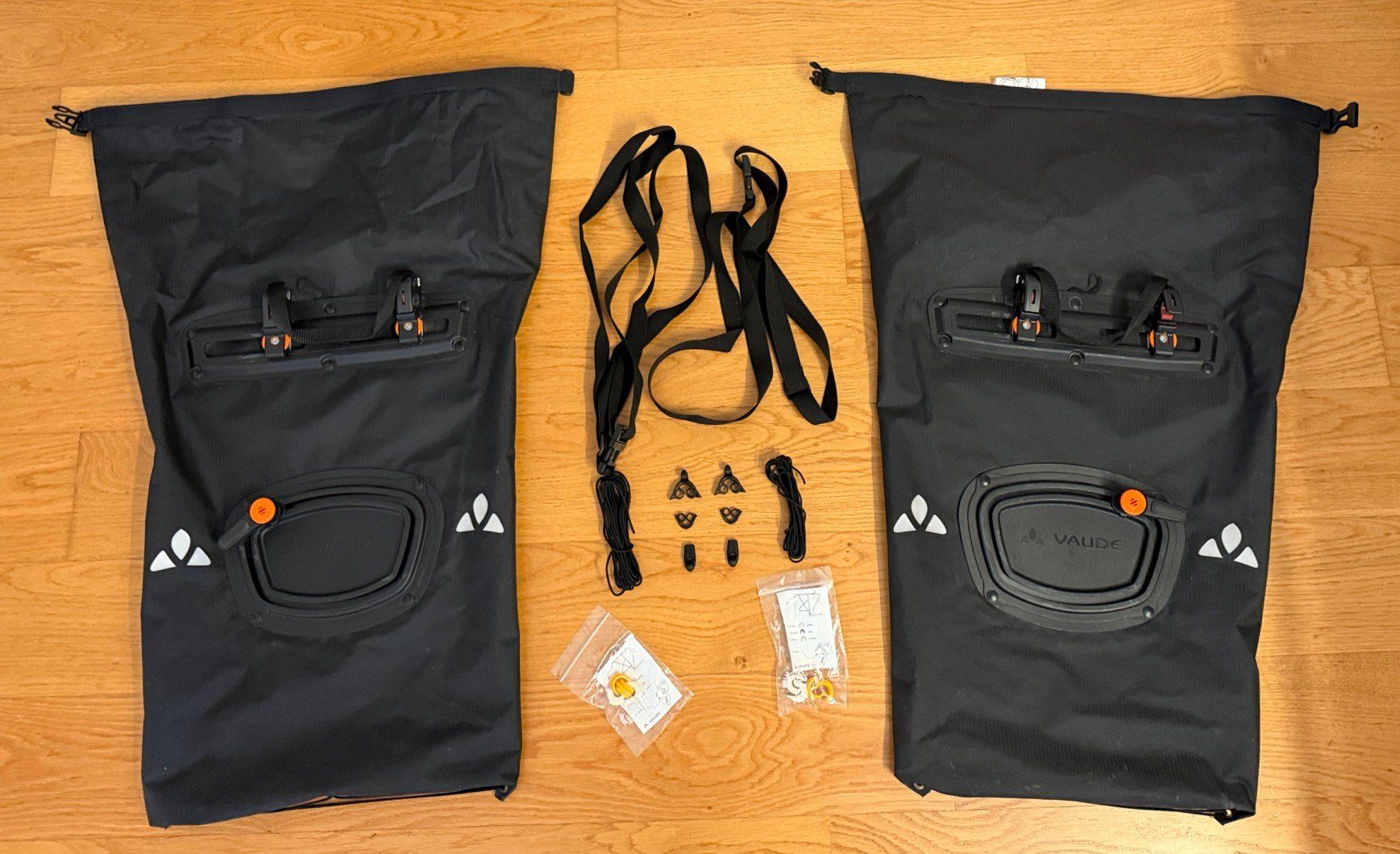 Vaude Borse: Vaude Aqua Back Light Set, Schwarz, mit Zubehör – Usato da Gelterkinden venduto da bikebeaver 1