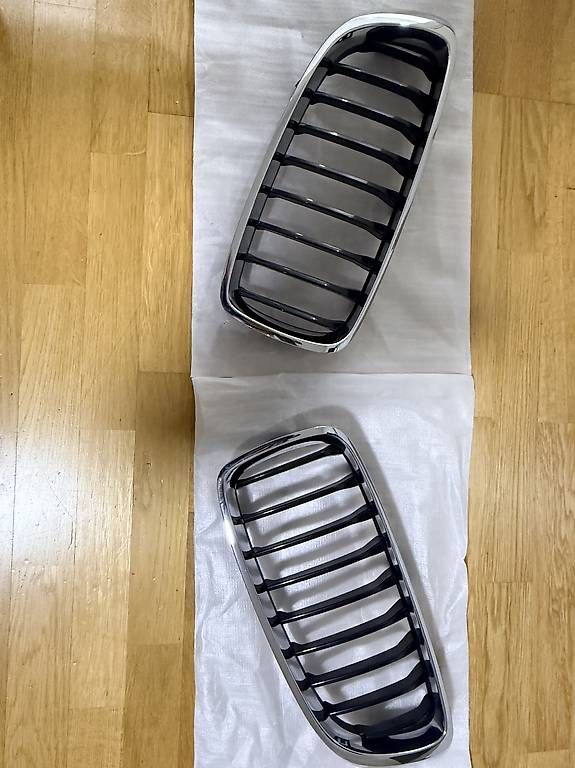 Tutti pezzi di ricambio auto: BMW 4er Kühlergrill Nieren – Usato da Regensdorf venduto da arm_2cb9