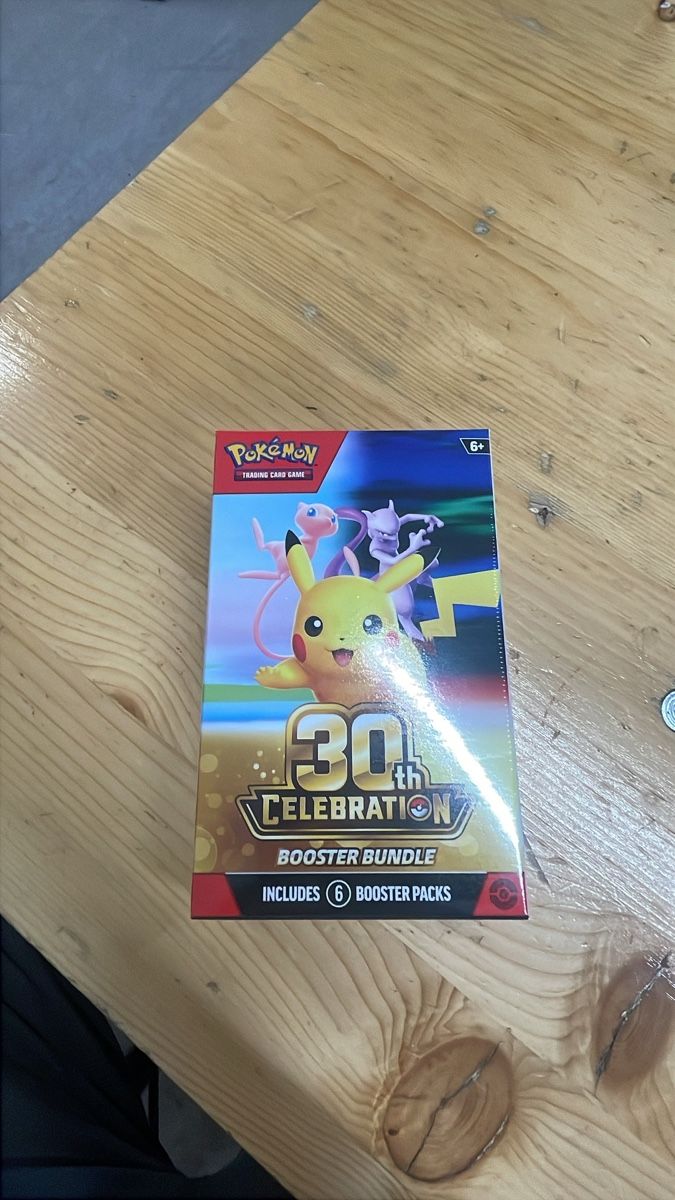 Cartoline: POKEMON 30th Booster Bundle EN – Nuovo (secondo la descrizione) da Neuhausen am Rheinfall venduto da Dario0982