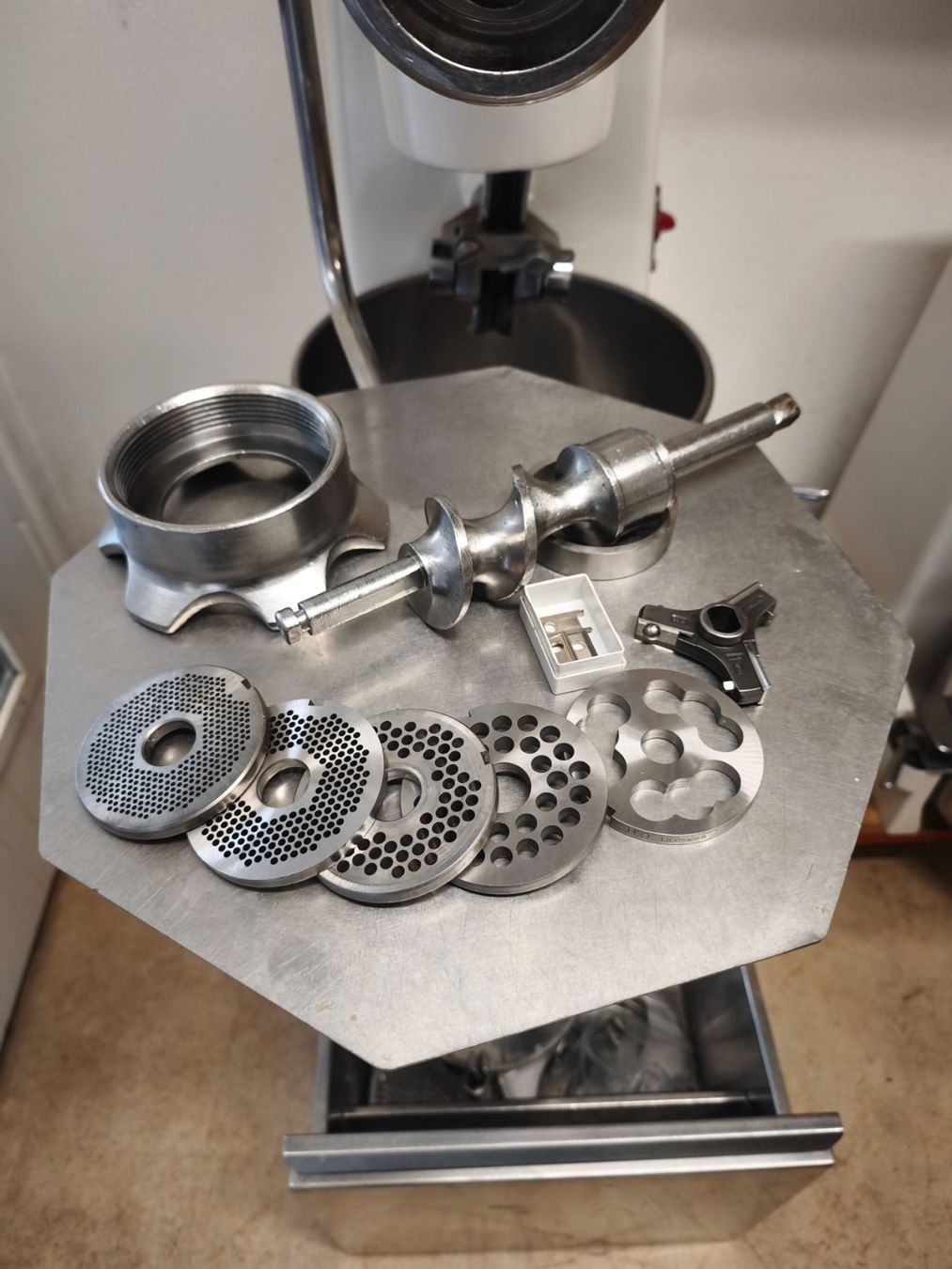 Lips Elettrodomestici da cucina: Lips Junior mit Gemüseschneider Pasevite Fleischwolf – Usato da Lengnau BE venduto da turbostef 2