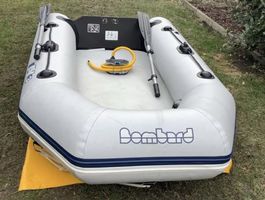 Bombard Schlauchboot mit Zubehör zu verkaufen! Top Zustand!