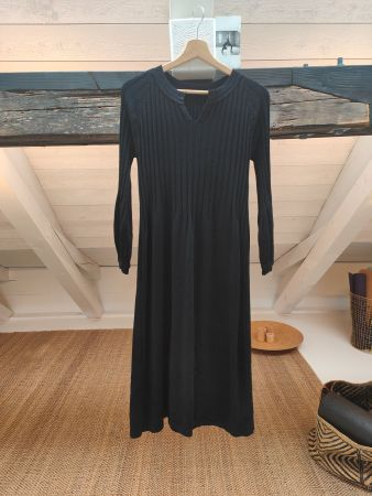 Hübsches Strickkleid in Schwarz