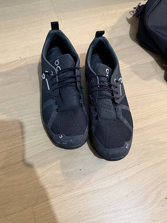 On Chaussures hommes: ON Waterproof – D'occasion à Sulgen par flo_p2dj
