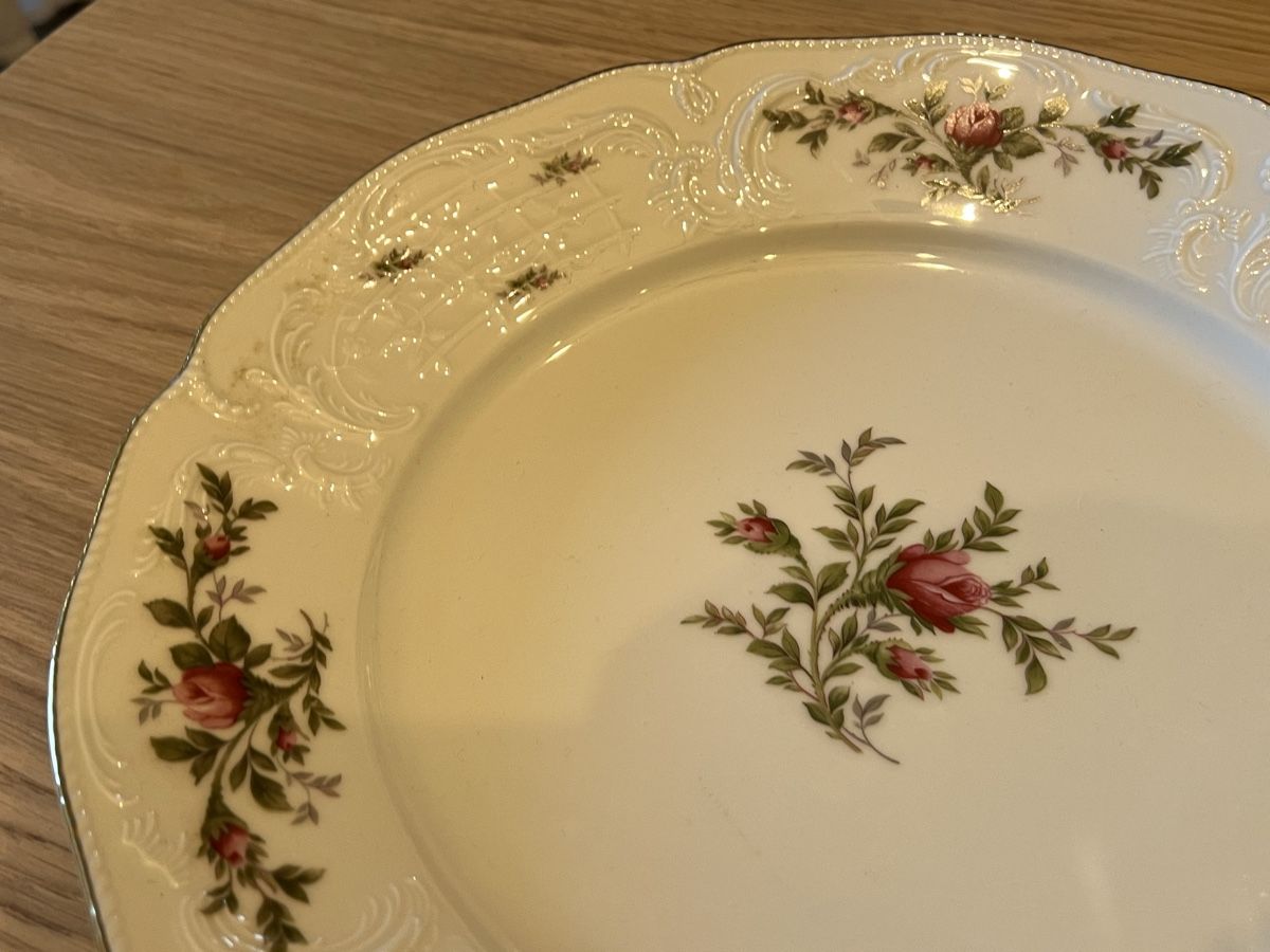 Rosenthal Piatti: Rosenthal Classic Rose Teller, Goldrand – Usato da Luzern venduto da closettheory 1
