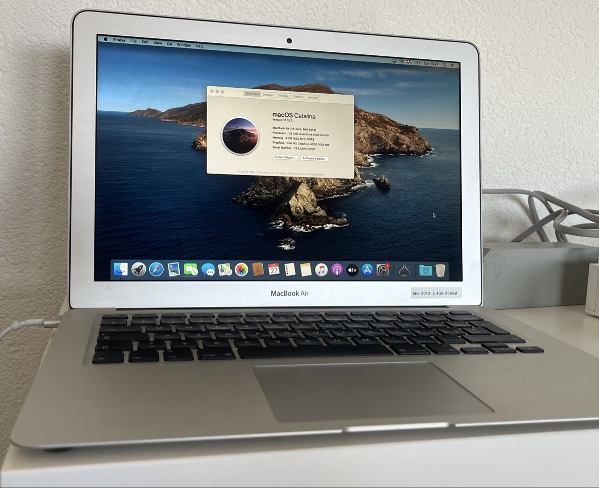 Apple Notebooks: MacBook Air 13,3 (Mid-2012) – Gebraucht aus Lutry von f3ckt1m8