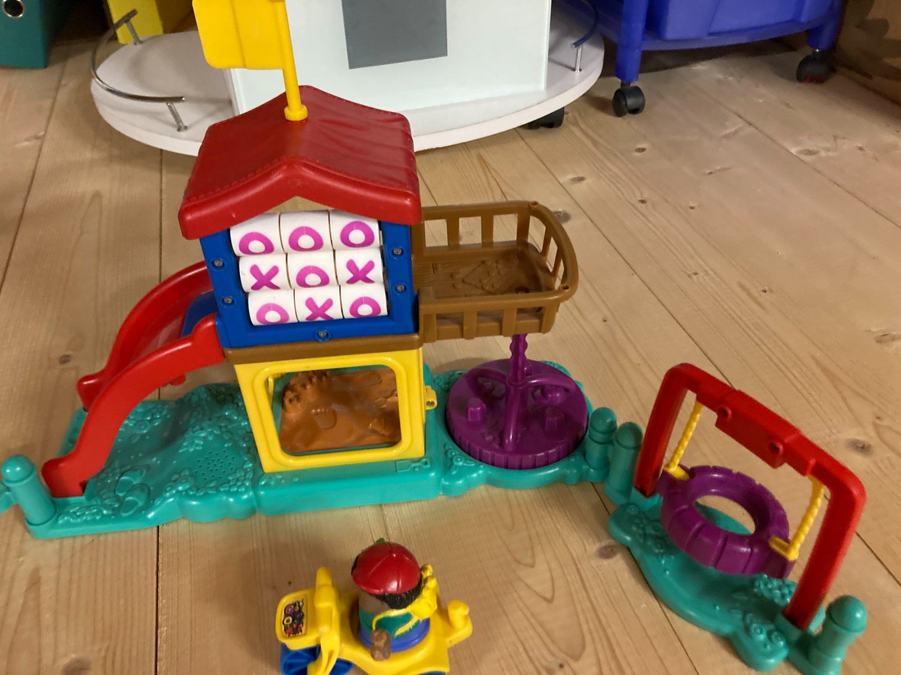 Fisher-Price Giocattoli: Little People - Spielplatz – Usato da Hilterfingen venduto da Uschimalaika