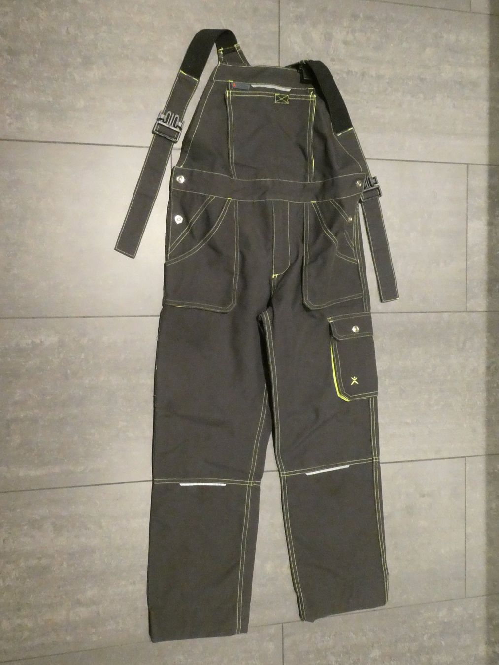 Pantaloni: Arbeits - Latzhose Grösse 158/164 – Usato da Malters venduto da tixitaxi