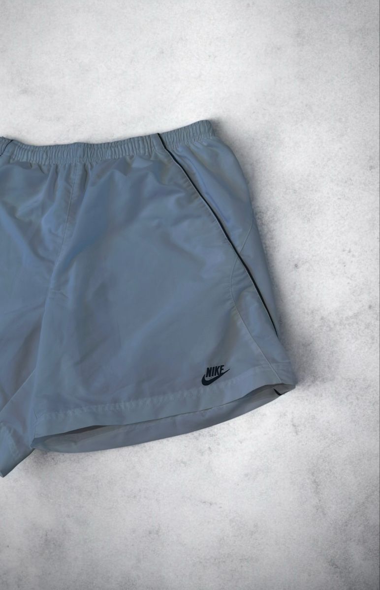 Nike Pantaloni: Nike Shorts (M) – Nuovo (secondo la descrizione) da Aarburg venduto da syning46 1
