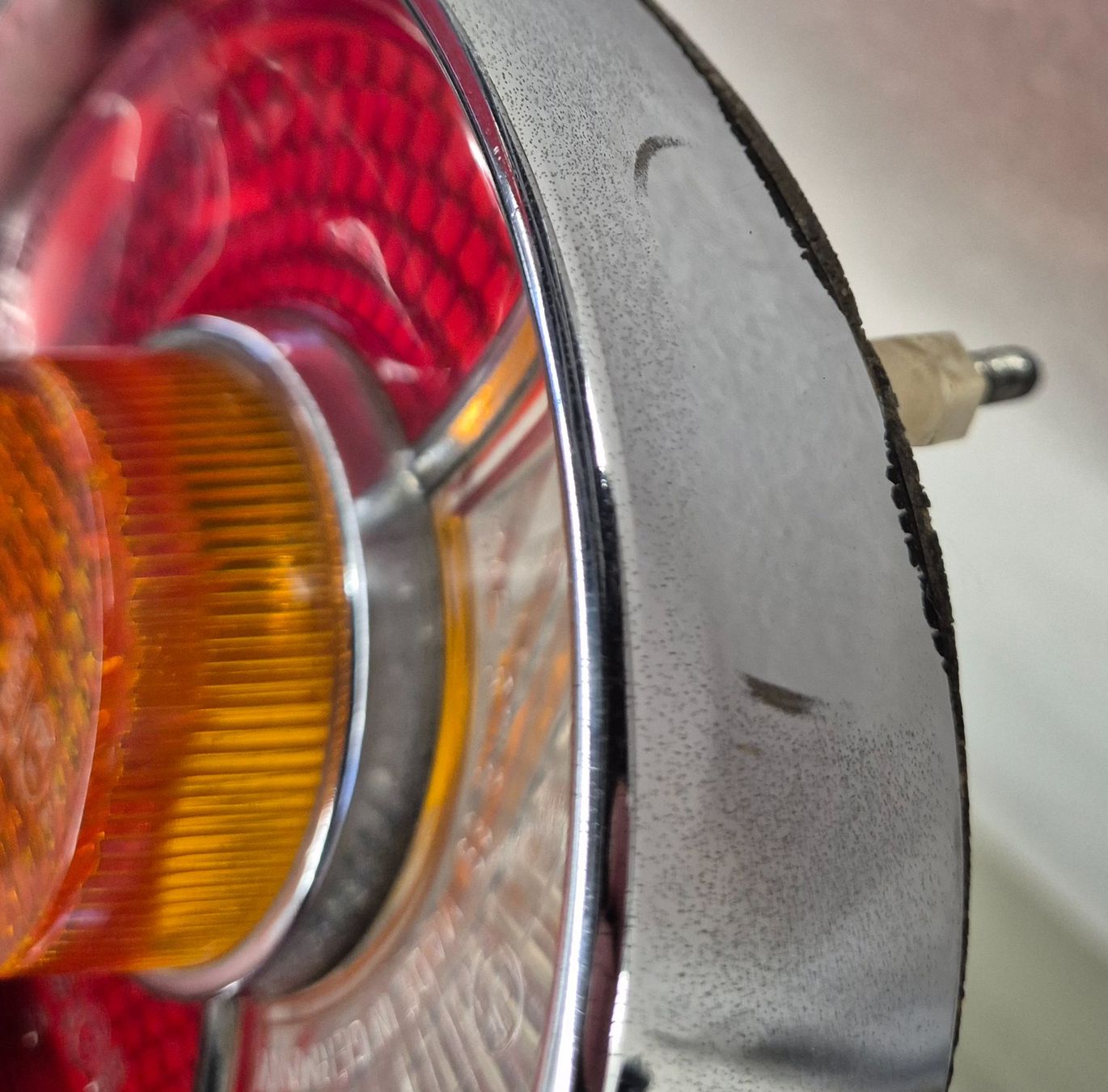 BMW Tutti pezzi di ricambio auto: 1x BMW 2002 Rücklicht rechts – Usato da Bremgarten AG venduto da Osella5 6