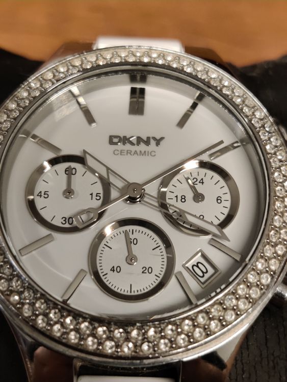 DKNY Orologi: Damenuhr Quarz DKNY Keramik/Stahl – Usato da Bergdietikon venduto da Marshmallowa 8