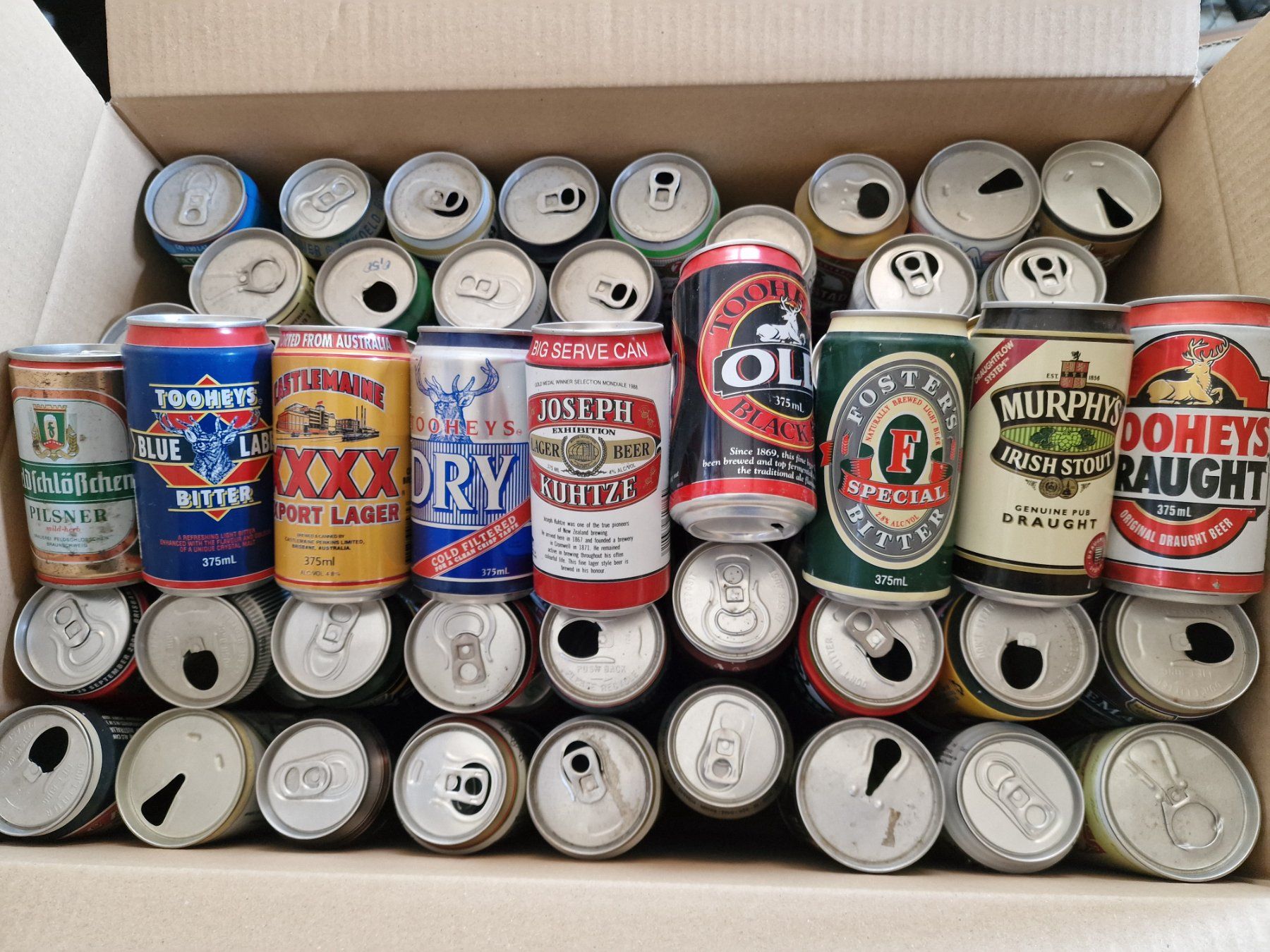 Bevande alcoliche: 156 canettes de bière 330-350ml – Usato da Delémont venduto da youhoucans
