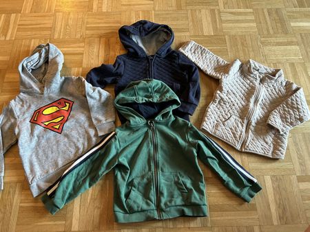 4 pull-overs/sweat zip / taille 98-104