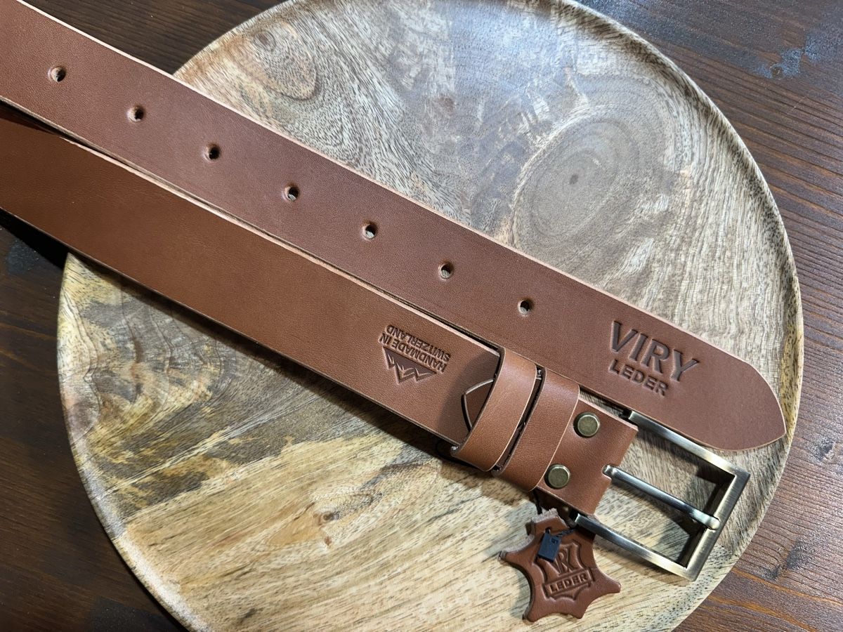 Cinture: Handgefertigter Gürtel aus Premium-Leder – Nuovo e nell'imballaggio originale da Mettmenstetten venduto da vad_57p2 8