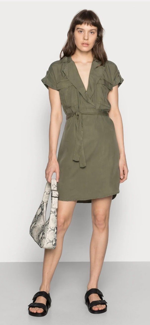 Kleider: Khaki Kleid im Safari-Stil, Gr. M perfekt für den Sommer! – Gebraucht aus Ebmatingen von Mistelu 1